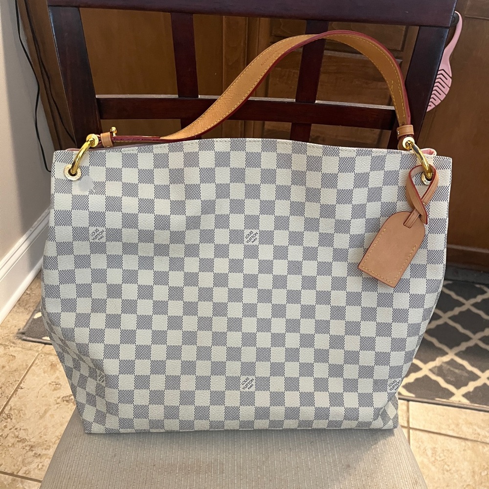 AAA QUALITY SHOULDER BAG